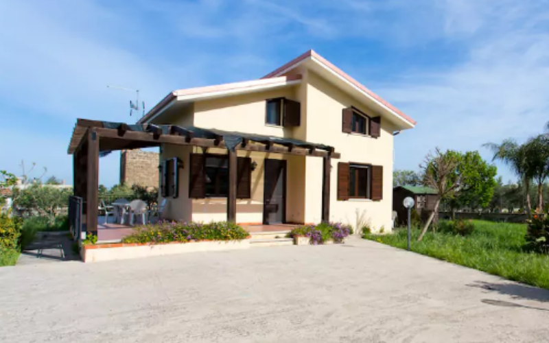 System.Collections.Generic.List`1[BluePillow.Application.SearchEngine.Dto.PhotoDto]?.ElementAt(0)?.Caption