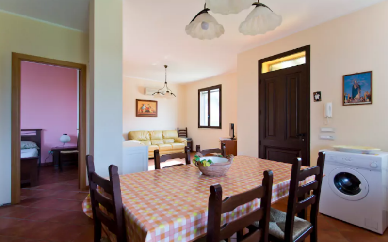 System.Collections.Generic.List`1[BluePillow.Application.SearchEngine.Dto.PhotoDto]?.ElementAt(2)?.Caption