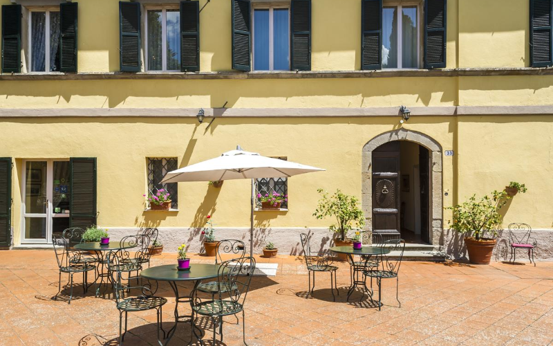 System.Collections.Generic.List`1[BluePillow.Application.SearchEngine.Dto.PhotoDto]?.ElementAt(2)?.Caption