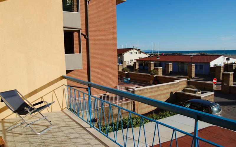 System.Collections.Generic.List`1[BluePillow.Application.SearchEngine.Dto.PhotoDto]?.ElementAt(1)?.Caption