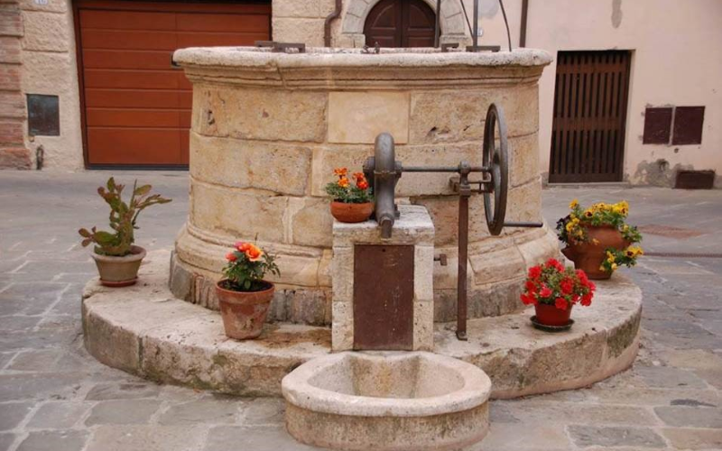 System.Collections.Generic.List`1[BluePillow.Application.SearchEngine.Dto.PhotoDto]?.ElementAt(3)?.Caption