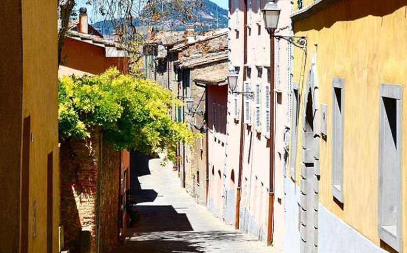 System.Collections.Generic.List`1[BluePillow.Application.SearchEngine.Dto.PhotoDto]?.ElementAt(2)?.Caption