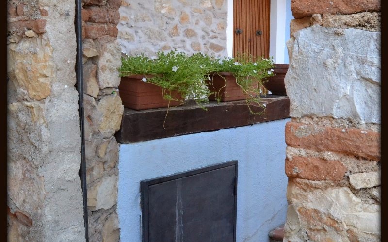 System.Collections.Generic.List`1[BluePillow.Application.SearchEngine.Dto.PhotoDto]?.ElementAt(2)?.Caption