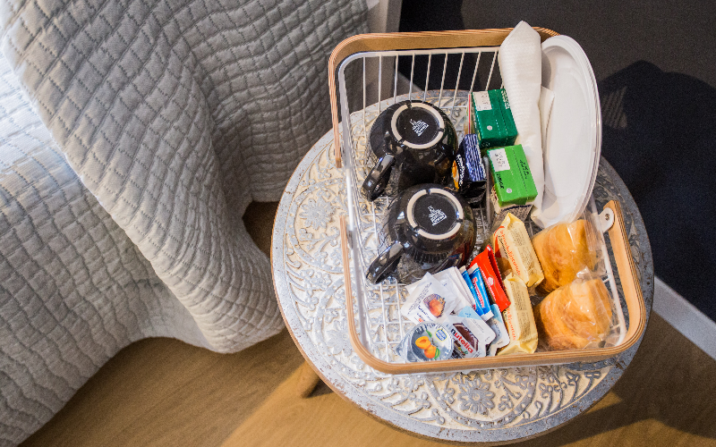 System.Collections.Generic.List`1[BluePillow.Application.SearchEngine.Dto.PhotoDto]?.ElementAt(3)?.Caption