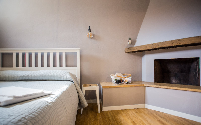 System.Collections.Generic.List`1[BluePillow.Application.SearchEngine.Dto.PhotoDto]?.ElementAt(1)?.Caption