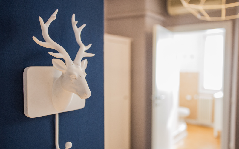 System.Collections.Generic.List`1[BluePillow.Application.SearchEngine.Dto.PhotoDto]?.ElementAt(2)?.Caption