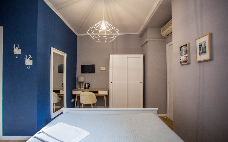 System.Collections.Generic.List`1[BluePillow.Application.SearchEngine.Dto.PhotoDto]?.ElementAt(3)?.Caption