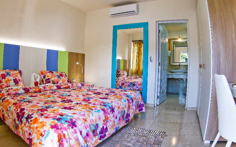 System.Collections.Generic.List`1[BluePillow.Application.SearchEngine.Dto.PhotoDto]?.ElementAt(0)?.Caption