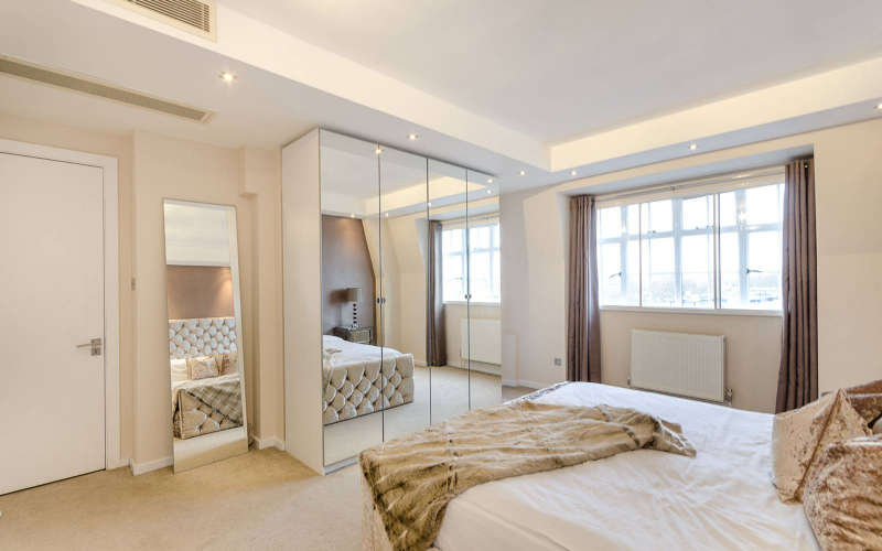 System.Collections.Generic.List`1[BluePillow.Application.SearchEngine.Dto.PhotoDto]?.ElementAt(2)?.Caption