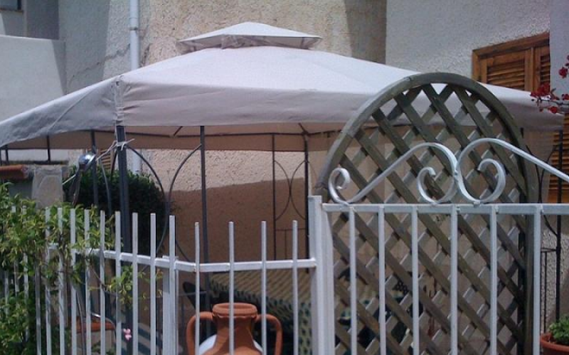 System.Collections.Generic.List`1[BluePillow.Application.SearchEngine.Dto.PhotoDto]?.ElementAt(3)?.Caption