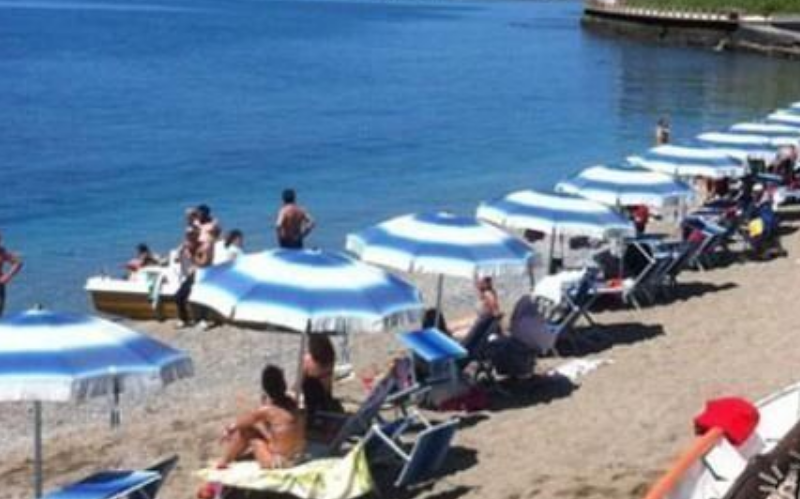 System.Collections.Generic.List`1[BluePillow.Application.SearchEngine.Dto.PhotoDto]?.ElementAt(0)?.Caption