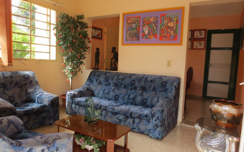 System.Collections.Generic.List`1[BluePillow.Application.SearchEngine.Dto.PhotoDto]?.ElementAt(2)?.Caption