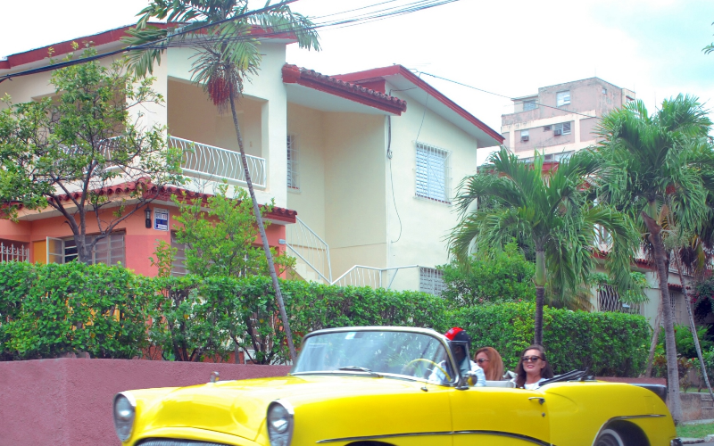 System.Collections.Generic.List`1[BluePillow.Application.SearchEngine.Dto.PhotoDto]?.ElementAt(0)?.Caption