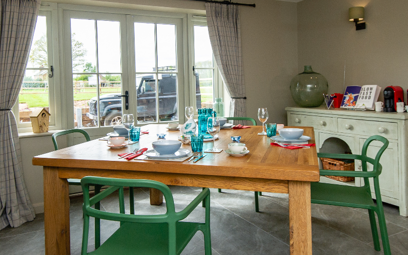 System.Collections.Generic.List`1[BluePillow.Application.SearchEngine.Dto.PhotoDto]?.ElementAt(1)?.Caption