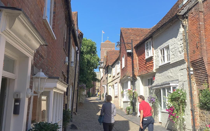 System.Collections.Generic.List`1[BluePillow.Application.SearchEngine.Dto.PhotoDto]?.ElementAt(1)?.Caption