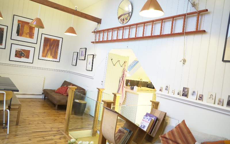 System.Collections.Generic.List`1[BluePillow.Application.SearchEngine.Dto.PhotoDto]?.ElementAt(0)?.Caption