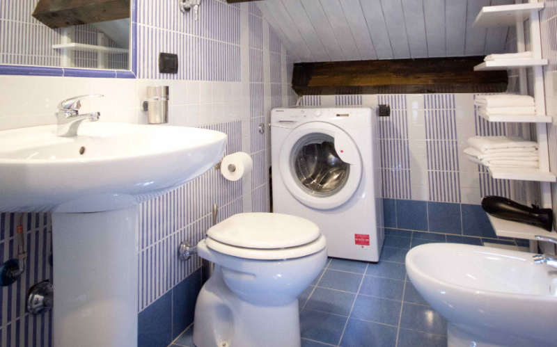 System.Collections.Generic.List`1[BluePillow.Application.SearchEngine.Dto.PhotoDto]?.ElementAt(2)?.Caption