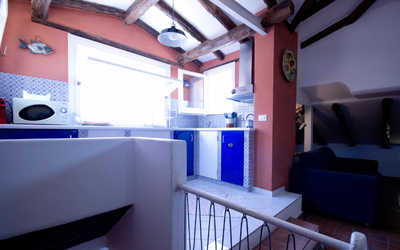 System.Collections.Generic.List`1[BluePillow.Application.SearchEngine.Dto.PhotoDto]?.ElementAt(2)?.Caption