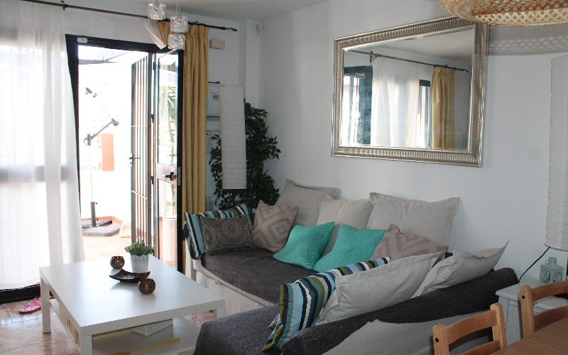 System.Collections.Generic.List`1[BluePillow.Application.SearchEngine.Dto.PhotoDto]?.ElementAt(3)?.Caption