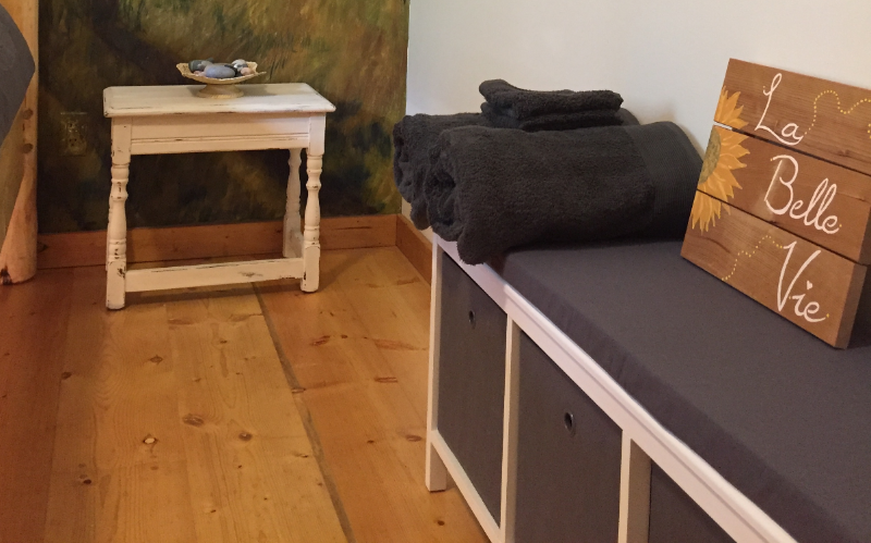 System.Collections.Generic.List`1[BluePillow.Application.SearchEngine.Dto.PhotoDto]?.ElementAt(2)?.Caption