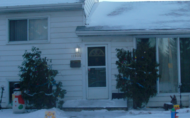 System.Collections.Generic.List`1[BluePillow.Application.SearchEngine.Dto.PhotoDto]?.ElementAt(0)?.Caption