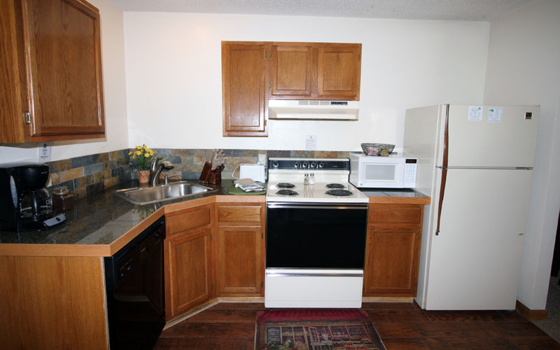 System.Collections.Generic.List`1[BluePillow.Application.SearchEngine.Dto.PhotoDto]?.ElementAt(1)?.Caption