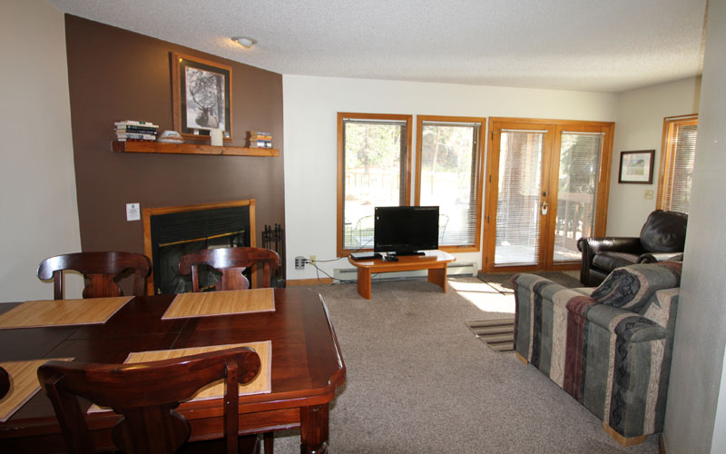 System.Collections.Generic.List`1[BluePillow.Application.SearchEngine.Dto.PhotoDto]?.ElementAt(0)?.Caption