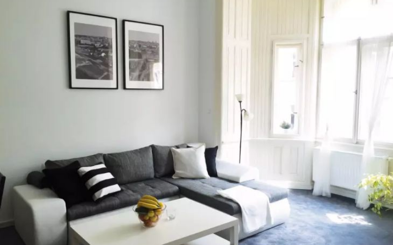 System.Collections.Generic.List`1[BluePillow.Application.SearchEngine.Dto.PhotoDto]?.ElementAt(0)?.Caption