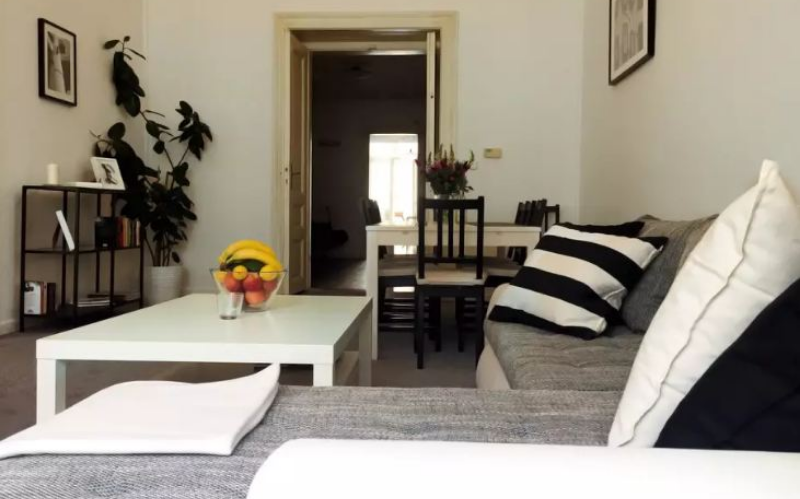 System.Collections.Generic.List`1[BluePillow.Application.SearchEngine.Dto.PhotoDto]?.ElementAt(2)?.Caption