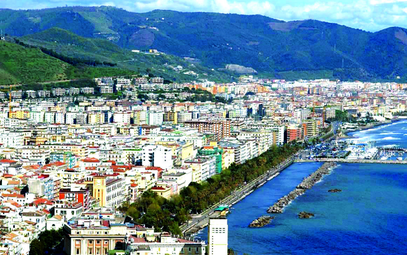 System.Collections.Generic.List`1[BluePillow.Application.SearchEngine.Dto.PhotoDto]?.ElementAt(0)?.Caption