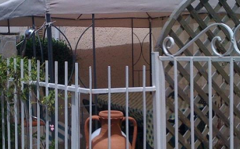 System.Collections.Generic.List`1[BluePillow.Application.SearchEngine.Dto.PhotoDto]?.ElementAt(3)?.Caption