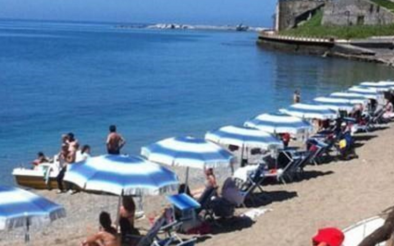 System.Collections.Generic.List`1[BluePillow.Application.SearchEngine.Dto.PhotoDto]?.ElementAt(0)?.Caption