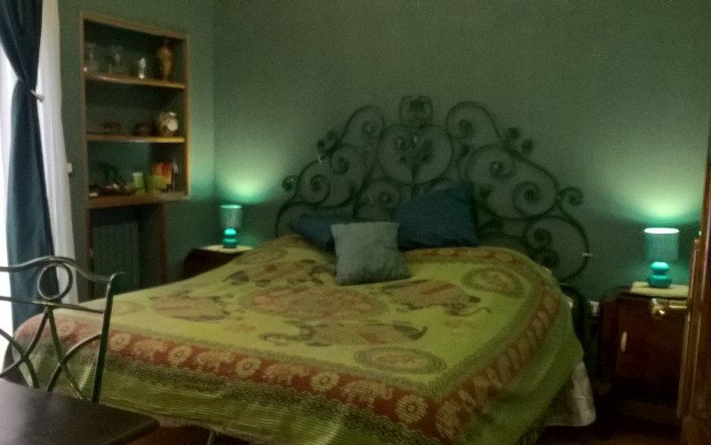 System.Collections.Generic.List`1[BluePillow.Application.SearchEngine.Dto.PhotoDto]?.ElementAt(0)?.Caption