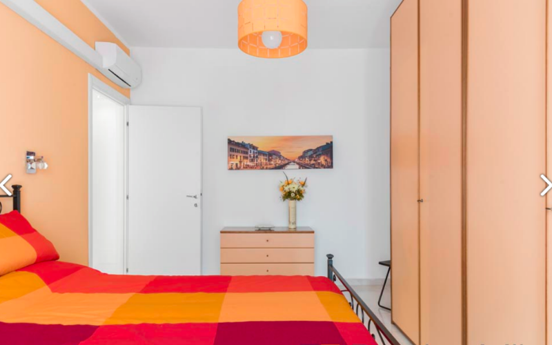 System.Collections.Generic.List`1[BluePillow.Application.SearchEngine.Dto.PhotoDto]?.ElementAt(0)?.Caption