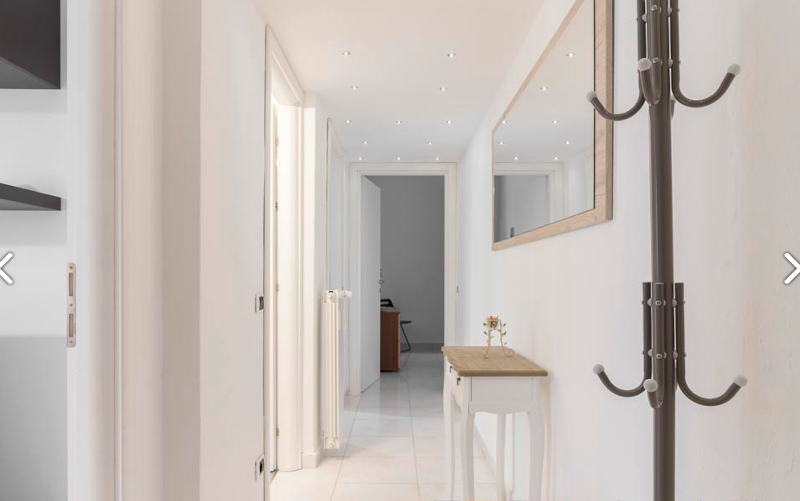 System.Collections.Generic.List`1[BluePillow.Application.SearchEngine.Dto.PhotoDto]?.ElementAt(1)?.Caption