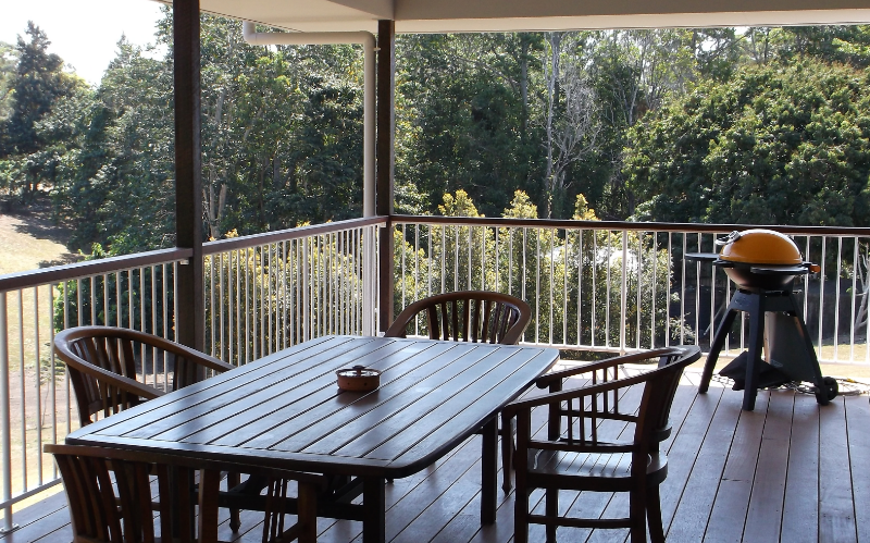 System.Collections.Generic.List`1[BluePillow.Application.SearchEngine.Dto.PhotoDto]?.ElementAt(2)?.Caption