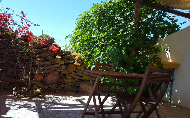 System.Collections.Generic.List`1[BluePillow.Application.SearchEngine.Dto.PhotoDto]?.ElementAt(2)?.Caption