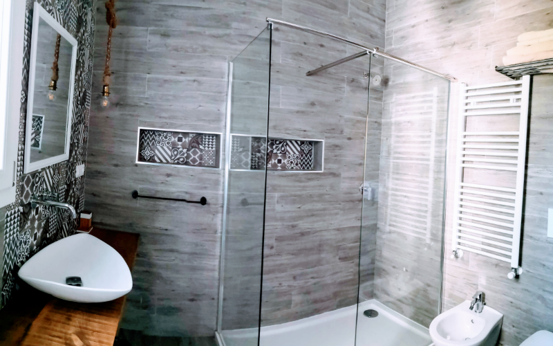 System.Collections.Generic.List`1[BluePillow.Application.SearchEngine.Dto.PhotoDto]?.ElementAt(3)?.Caption