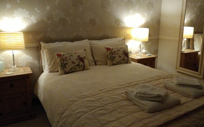 System.Collections.Generic.List`1[BluePillow.Application.SearchEngine.Dto.PhotoDto]?.ElementAt(1)?.Caption