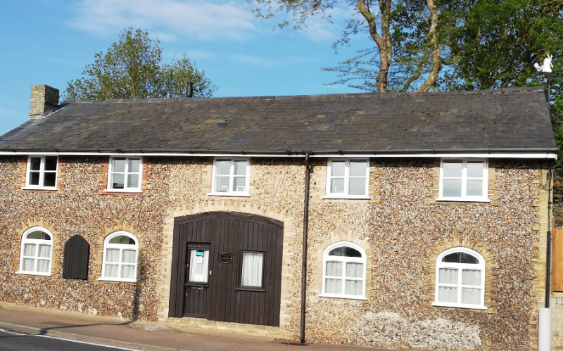 System.Collections.Generic.List`1[BluePillow.Application.SearchEngine.Dto.PhotoDto]?.ElementAt(0)?.Caption