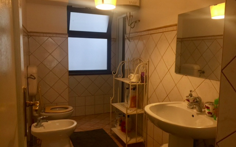 System.Collections.Generic.List`1[BluePillow.Application.SearchEngine.Dto.PhotoDto]?.ElementAt(3)?.Caption