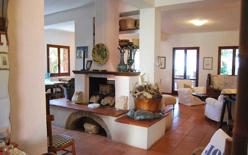 System.Collections.Generic.List`1[BluePillow.Application.SearchEngine.Dto.PhotoDto]?.ElementAt(2)?.Caption