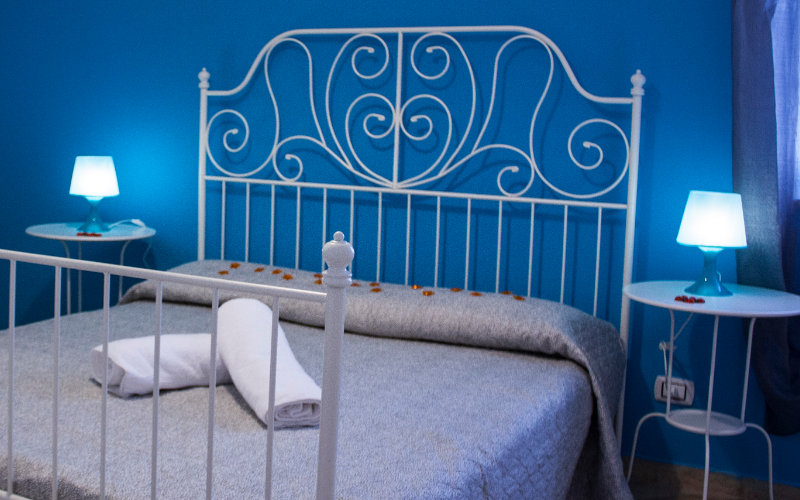 System.Collections.Generic.List`1[BluePillow.Application.SearchEngine.Dto.PhotoDto]?.ElementAt(0)?.Caption