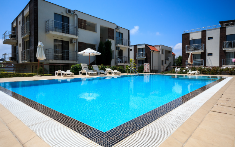 System.Collections.Generic.List`1[BluePillow.Application.SearchEngine.Dto.PhotoDto]?.ElementAt(1)?.Caption