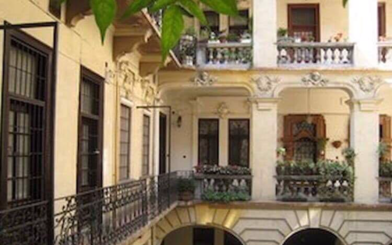 System.Collections.Generic.List`1[BluePillow.Application.SearchEngine.Dto.PhotoDto]?.ElementAt(3)?.Caption