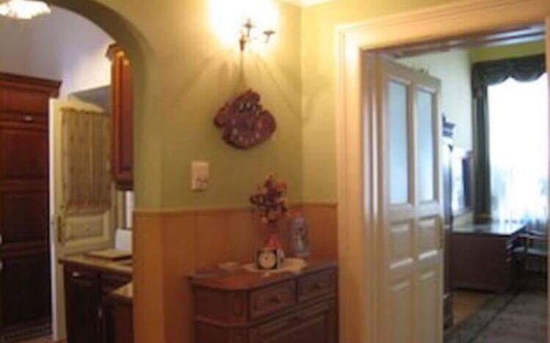 System.Collections.Generic.List`1[BluePillow.Application.SearchEngine.Dto.PhotoDto]?.ElementAt(2)?.Caption