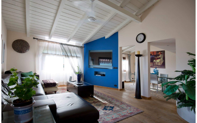 System.Collections.Generic.List`1[BluePillow.Application.SearchEngine.Dto.PhotoDto]?.ElementAt(3)?.Caption