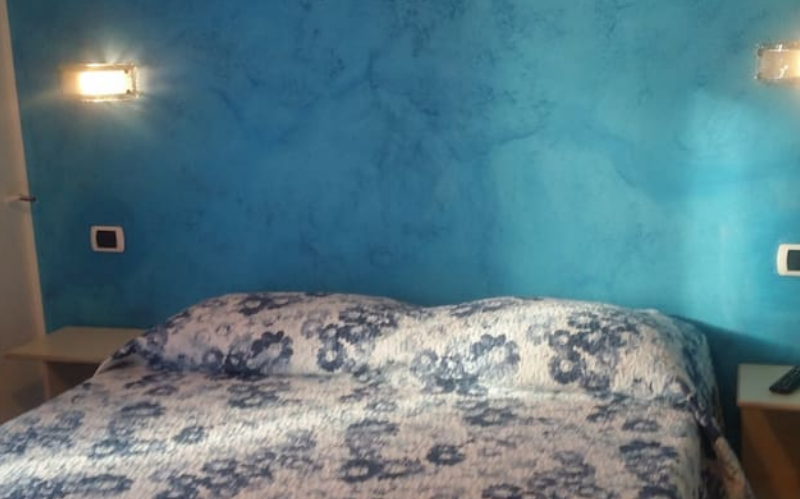 System.Collections.Generic.List`1[BluePillow.Application.SearchEngine.Dto.PhotoDto]?.ElementAt(2)?.Caption