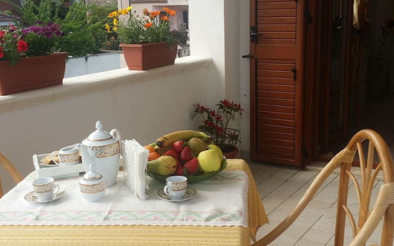 System.Collections.Generic.List`1[BluePillow.Application.SearchEngine.Dto.PhotoDto]?.ElementAt(0)?.Caption