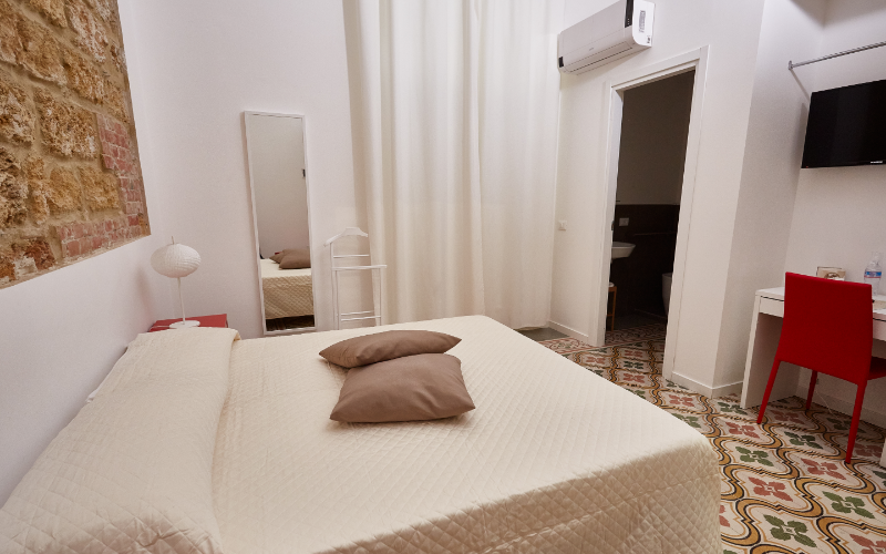 System.Collections.Generic.List`1[BluePillow.Application.SearchEngine.Dto.PhotoDto]?.ElementAt(1)?.Caption